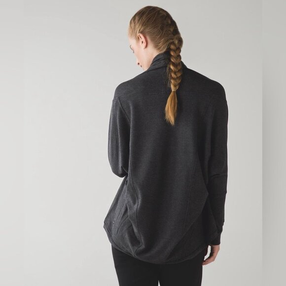 Lululemon women's Heathered Mod Black To & Flow Wrap oversized cardigan in US 2 - Picture 2 of 11
